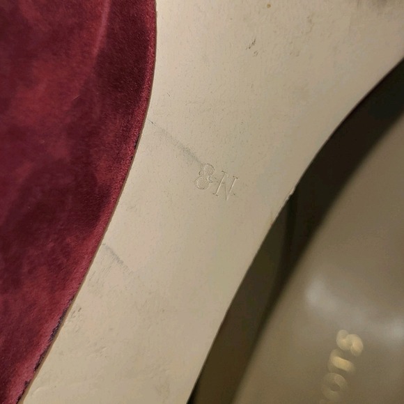 Talbots Women's Suede Scalloped Heels Red 8N 2" Pumps Pointed Toe EUC - Picture 9 of 9